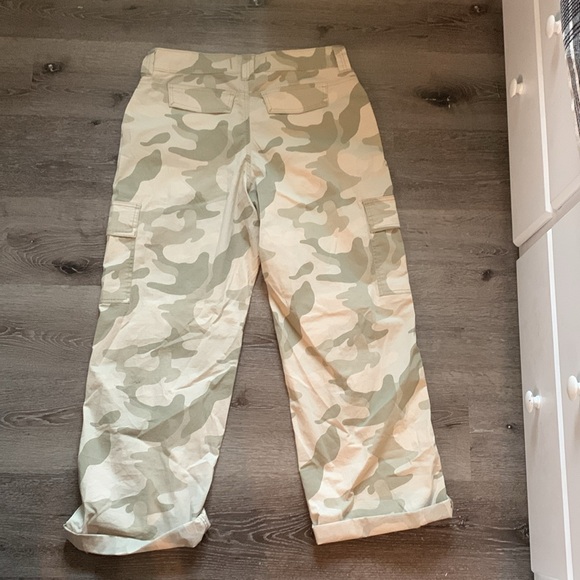 Hollister Camo Cargo Pants - Picture 2 of 5